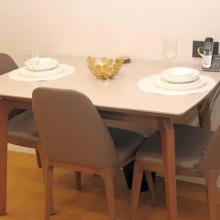 Lovely One Bedroom Appartment-530
