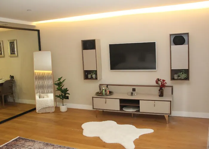 Lovely One Bedroom Appartment-530 *